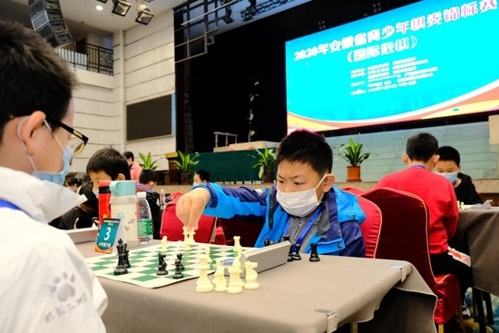 中国青少年国际象棋比赛视频，精彩瞬间回放-第3张图片-www.211178.com_果博福布斯